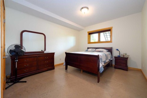 38139 Range Road 265, Rural Red Deer County, AB - Indoor Photo Showing Bedroom