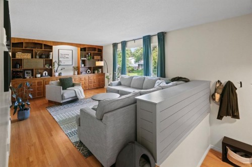 4212 59 Street Close, Camrose, AB - Indoor Photo Showing Living Room