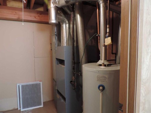 4737 54 Avenue, Rimbey, AB - Indoor Photo Showing Basement