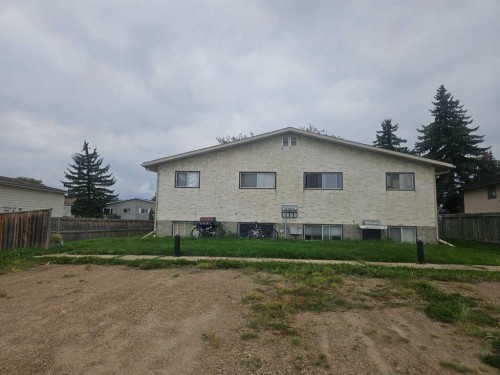 43 Nyberg Avenue, Red Deer, AB - Outdoor