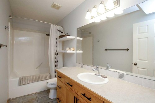 107 Ackerman Crescent, Red Deer, AB - Indoor Photo Showing Bathroom