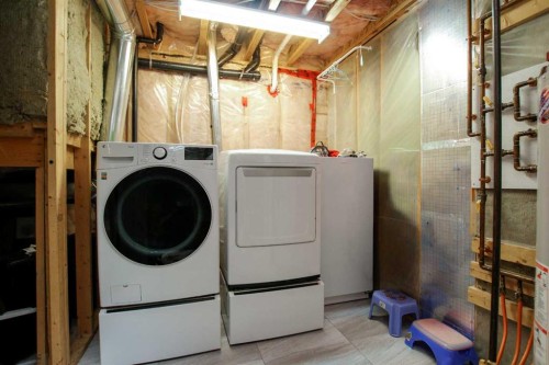 107 Ackerman Crescent, Red Deer, AB - Indoor Photo Showing Laundry Room