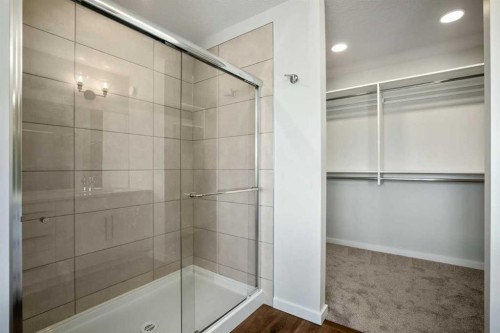 27 Heritage Link, Cochrane, AB - Indoor Photo Showing Bathroom