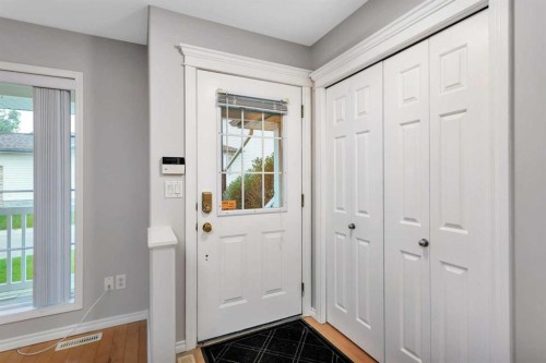 10-73 Addington Drive, Red Deer, AB - Indoor Photo Showing Other Room