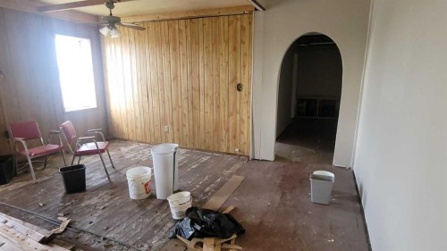 4918 50 Avenue, Castor, AB 