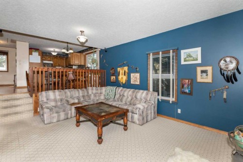 128 Norby Crescent, Red Deer, AB - Indoor Photo Showing Living Room