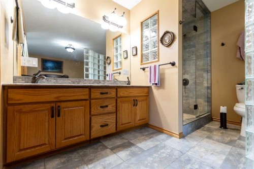 128 Norby Crescent, Red Deer, AB - Indoor Photo Showing Bathroom
