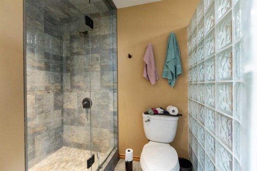 128 Norby Crescent, Red Deer, AB - Indoor Photo Showing Bathroom