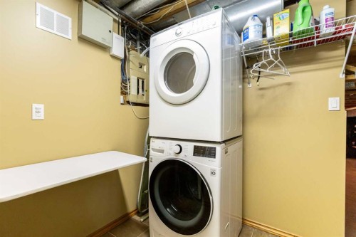 128 Norby Crescent, Red Deer, AB - Indoor Photo Showing Laundry Room