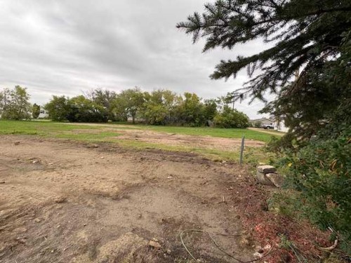 4911 52 Street, Lougheed, AB 