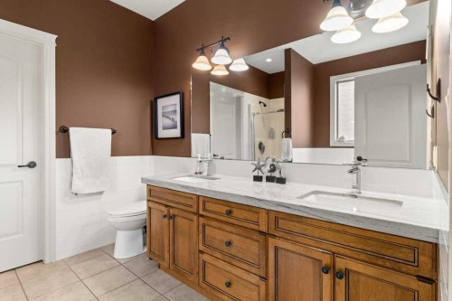 48 Fieldstone Way, Sylvan Lake, AB - Indoor Photo Showing Bathroom