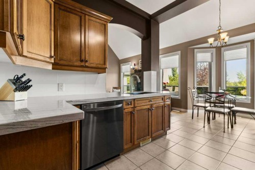 48 Fieldstone Way, Sylvan Lake, AB - Indoor Photo Showing Kitchen