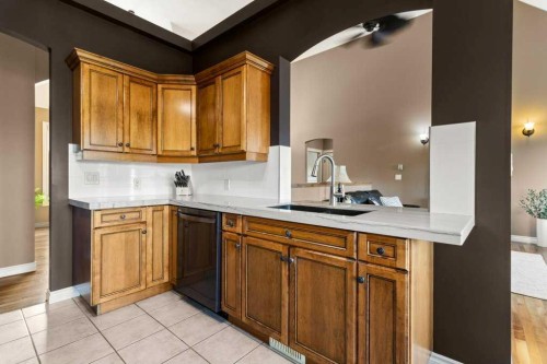 48 Fieldstone Way, Sylvan Lake, AB - Indoor Photo Showing Kitchen