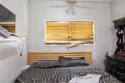 4801 51 Street, Sedgewick, AB - Indoor Photo Showing Bedroom