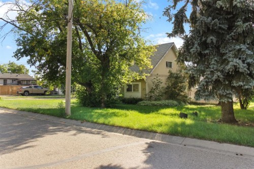 4801 51 Street, Sedgewick, AB - Outdoor