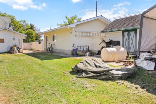 4801 51 Street, Sedgewick, AB - Outdoor