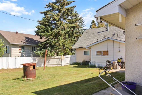 4801 51 Street, Sedgewick, AB - Outdoor