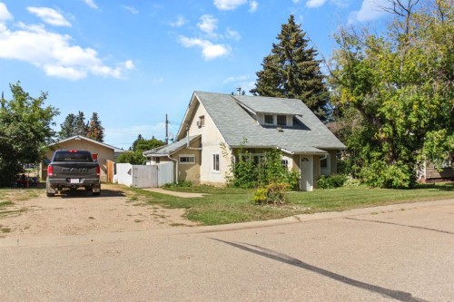 4801 51 Street, Sedgewick, AB - Outdoor