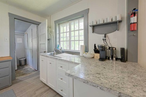 4738 50 Street East, Sylvan Lake, AB - Indoor Photo Showing Kitchen