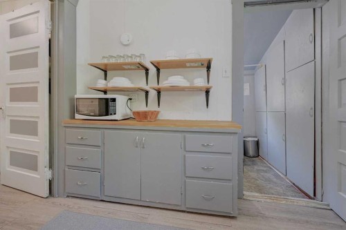 4738 50 Street East, Sylvan Lake, AB - Indoor