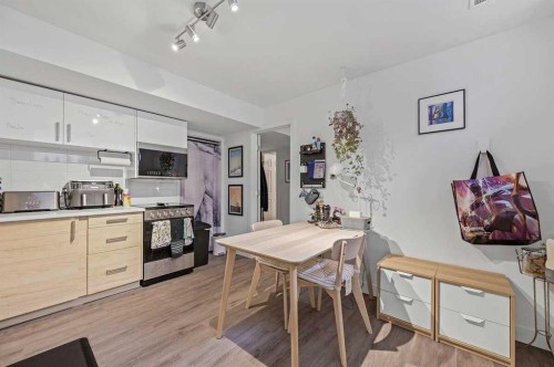 2311 16 Street Sw, Calgary, AB - Indoor Photo Showing Other Room