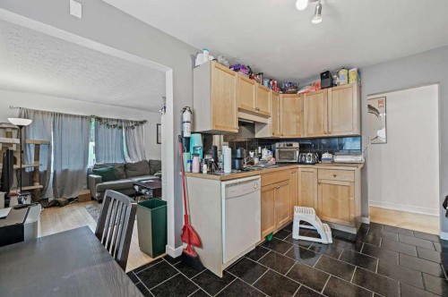 2311 16 Street Sw, Calgary, AB - Indoor Photo Showing Kitchen