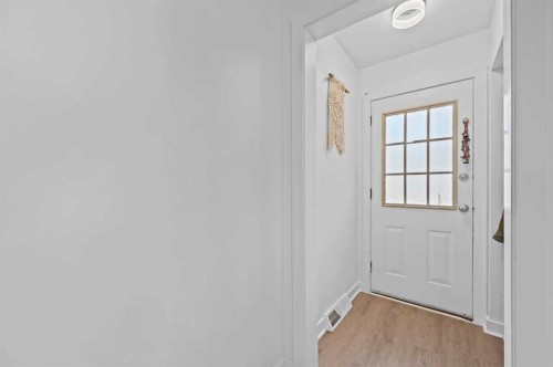 2311 16 Street Sw, Calgary, AB - Indoor Photo Showing Other Room