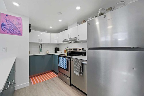 2311 16 Street Sw, Calgary, AB - Indoor Photo Showing Kitchen