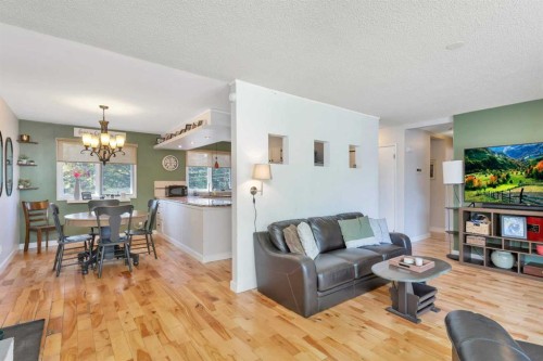 404 3 Avenue Sw, Sundre, AB - Indoor