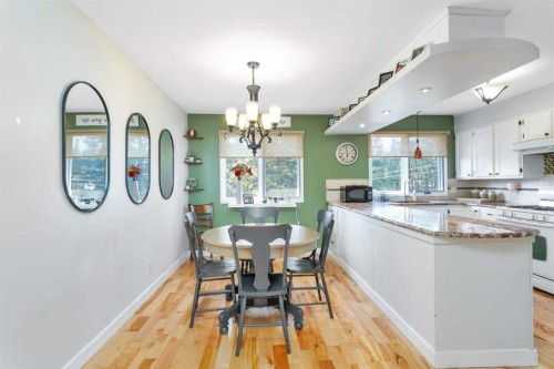404 3 Avenue Sw, Sundre, AB - Indoor Photo Showing Dining Room