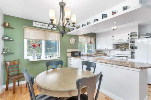 404 3 Avenue Sw, Sundre, AB - Indoor Photo Showing Dining Room