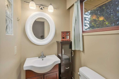 404 3 Avenue Sw, Sundre, AB - Indoor Photo Showing Bathroom