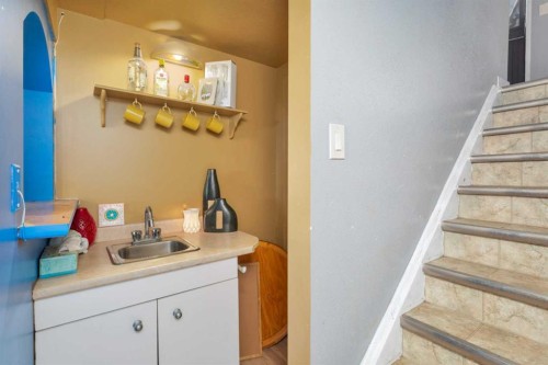 404 3 Avenue Sw, Sundre, AB - Indoor Photo Showing Other Room