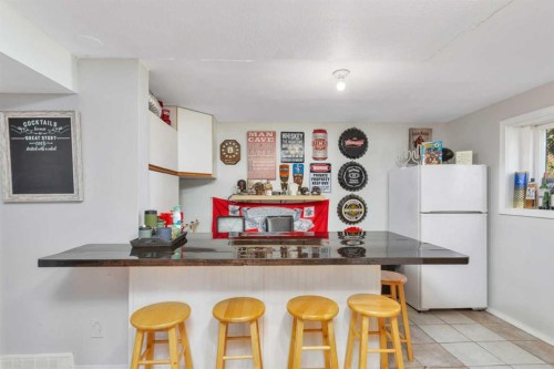 404 3 Avenue Sw, Sundre, AB - Indoor Photo Showing Kitchen