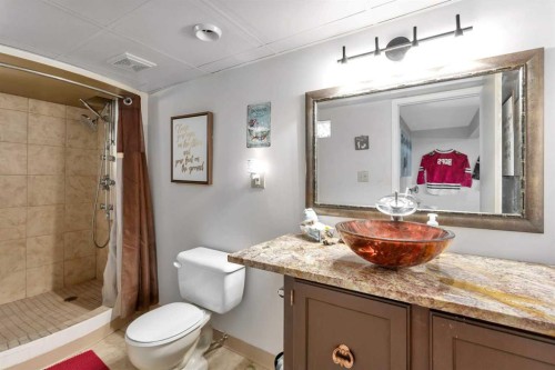 404 3 Avenue Sw, Sundre, AB - Indoor Photo Showing Bathroom