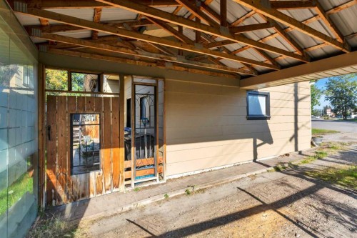 404 3 Avenue Sw, Sundre, AB - 