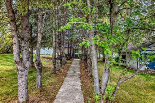 4734 50 Street  Sylvan Lake, AB T4S 1G6