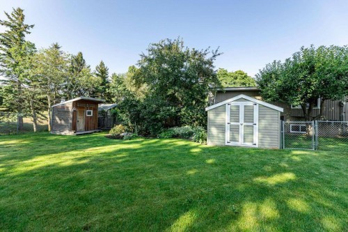 33 Fairway Drive, Lacombe, AB - Outdoor