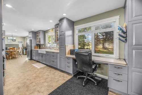 33 Fairway Drive, Lacombe, AB - Indoor