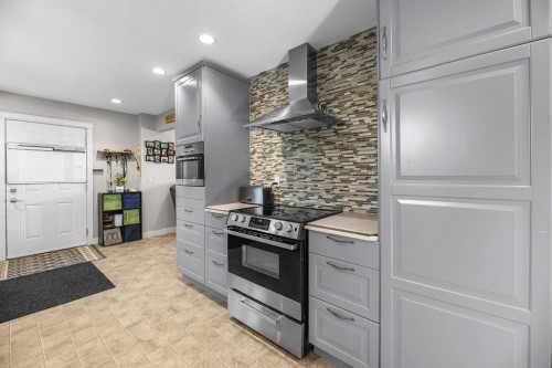 33 Fairway Drive, Lacombe, AB - Indoor