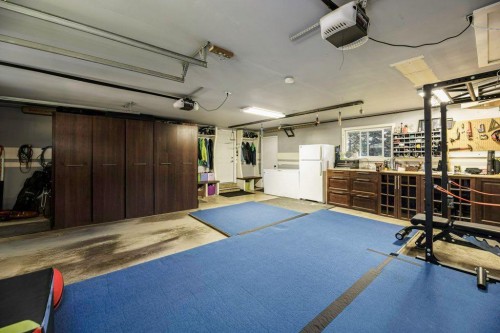 33 Fairway Drive, Lacombe, AB - Indoor Photo Showing Garage