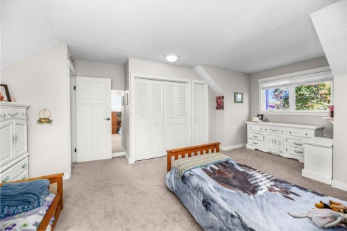 33 Fairway Drive, Lacombe, AB - Indoor Photo Showing Bedroom
