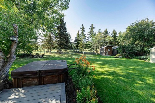 33 Fairway Drive, Lacombe, AB - Outdoor