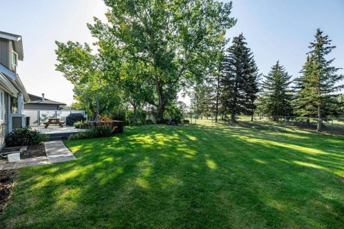 33 Fairway Drive, Lacombe, AB - Outdoor