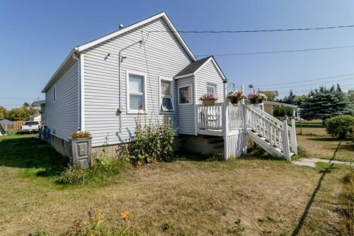 5630 56 Street, Red Deer, AB - Outdoor