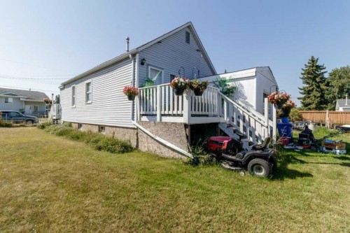 5630 56 Street, Red Deer, AB - Outdoor