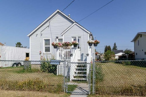 5630 56 Street, Red Deer, AB - Outdoor