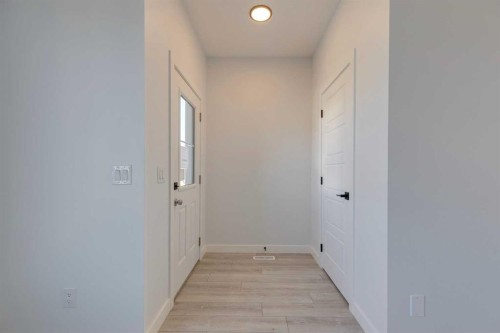 95 Southborough Crescent, Cochrane, AB - Indoor Photo Showing Other Room