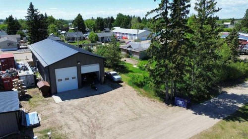 4848 54 Avenue, Eckville, AB 