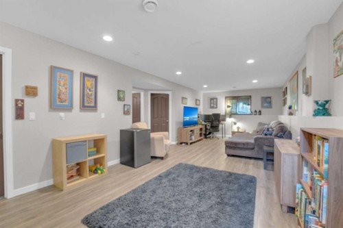 21 Hunter Road, Sylvan Lake, AB - Indoor